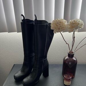 Sleek Black Women's Heeled Boots